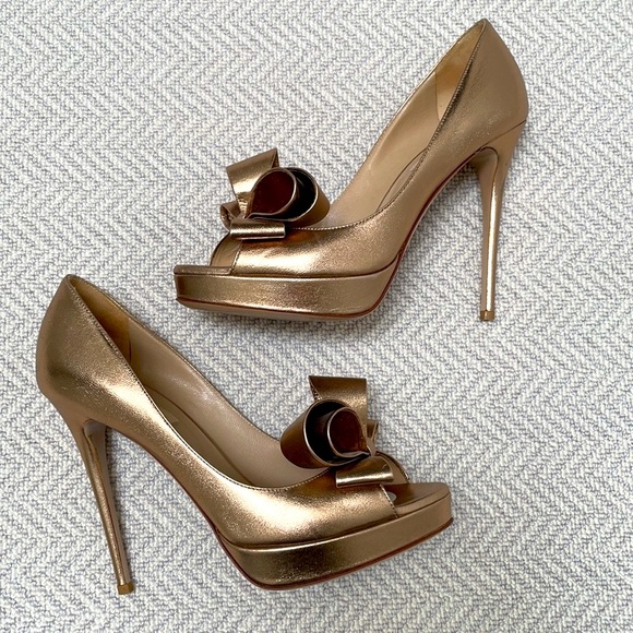 VALENTINO Metallic Couture Bow Pump - Picture 9 of 11